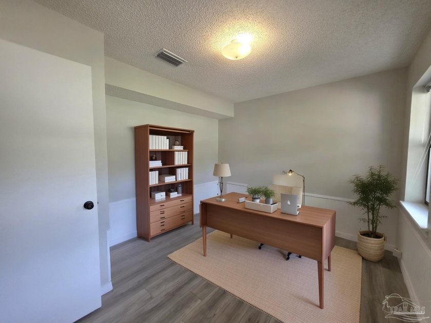 Waterfront living you've been dreaming of! Wake up each morning - photo 12