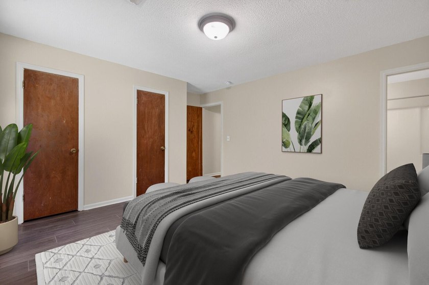 Excellent investment opportunity or owner-occupant purchase with - photo 13