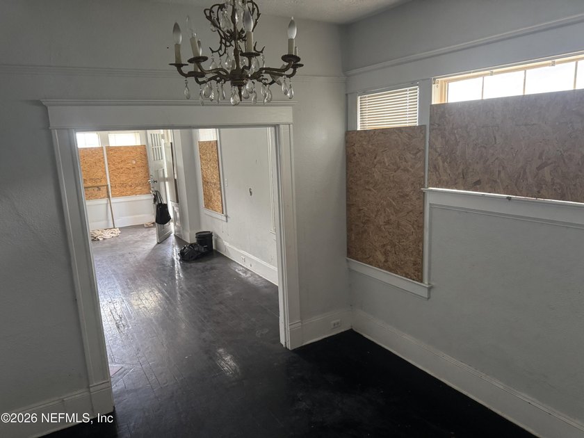 WONDERFUL OPPORTUNITY IN SPRINGFIELD! Built in 1922, this - photo 13