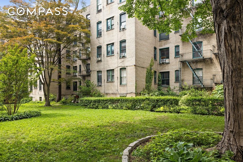 Discover one of the most coveted homes in Jackson Heights - photo 13