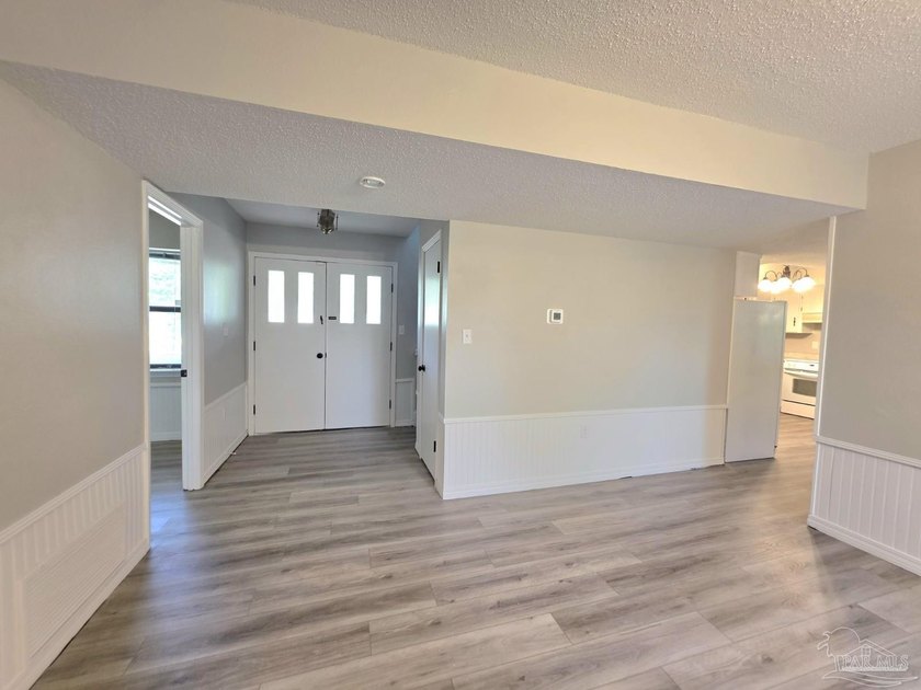 Waterfront living you've been dreaming of! Wake up each morning - photo 14