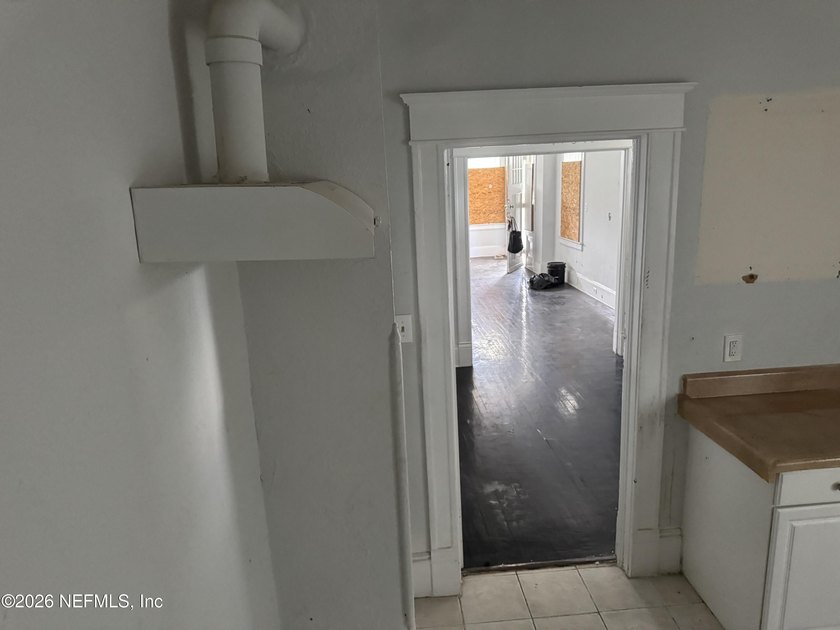 WONDERFUL OPPORTUNITY IN SPRINGFIELD! Built in 1922, this - photo 15