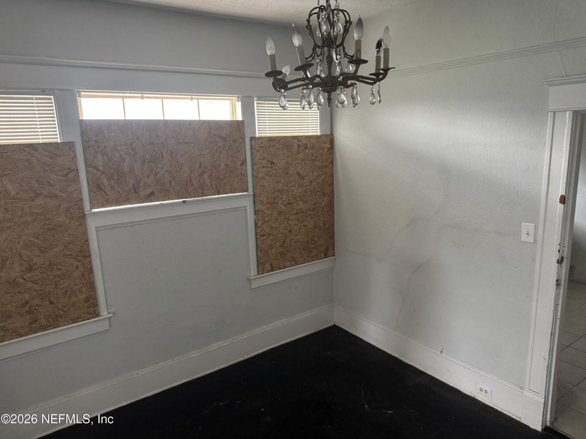 WONDERFUL OPPORTUNITY IN SPRINGFIELD! Built in 1922, this - photo 17