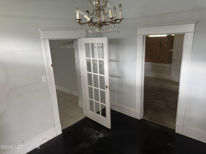 WONDERFUL OPPORTUNITY IN SPRINGFIELD! Built in 1922, this - photo 18