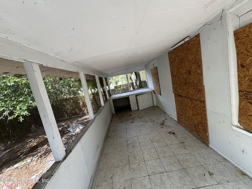 WONDERFUL OPPORTUNITY IN SPRINGFIELD! Built in 1922, this - photo 19