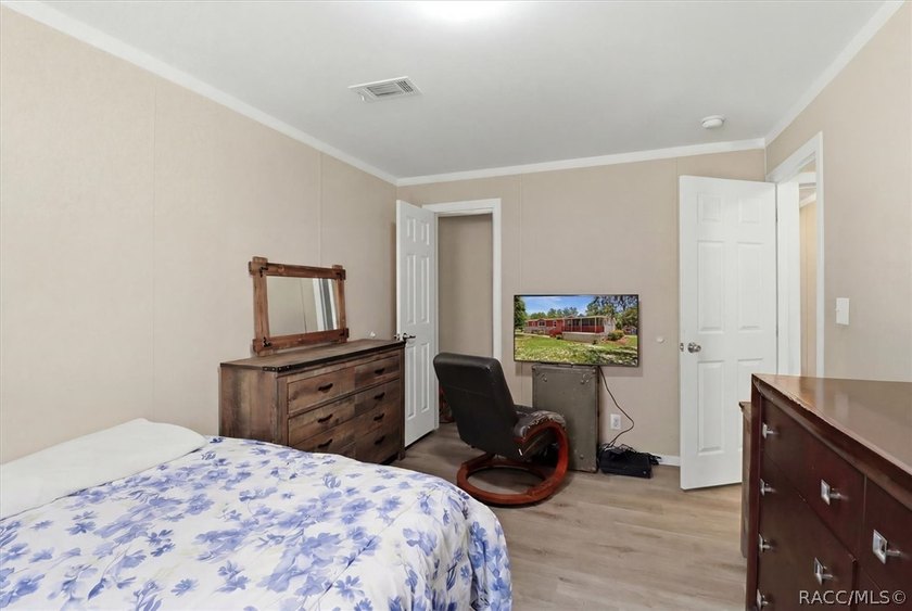 Discover the space and flexibility this charming country home - photo 21
