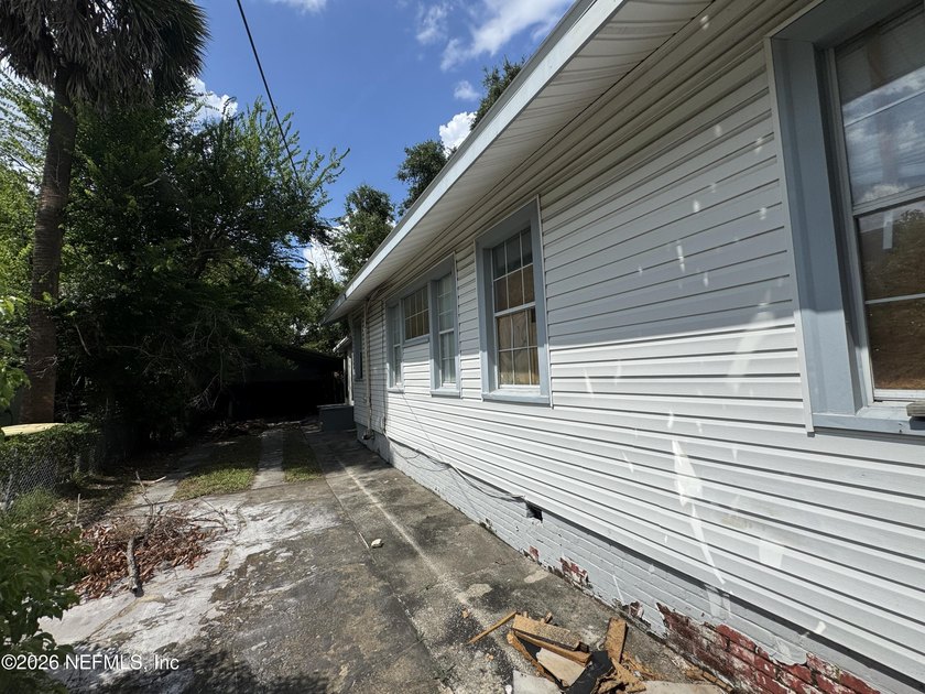 WONDERFUL OPPORTUNITY IN SPRINGFIELD! Built in 1922, this - photo 24