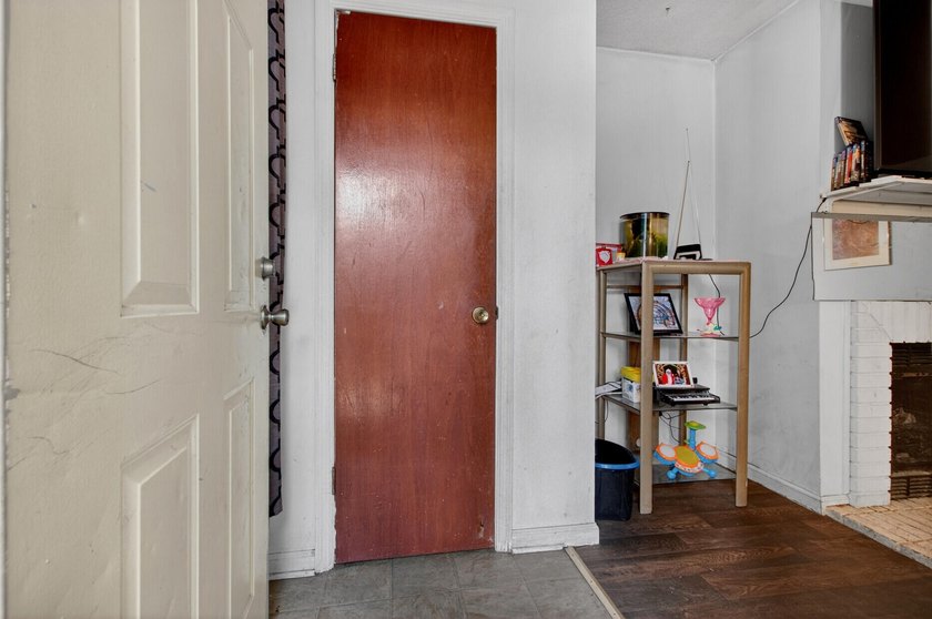 Excellent investment opportunity or owner-occupant purchase with - photo 26