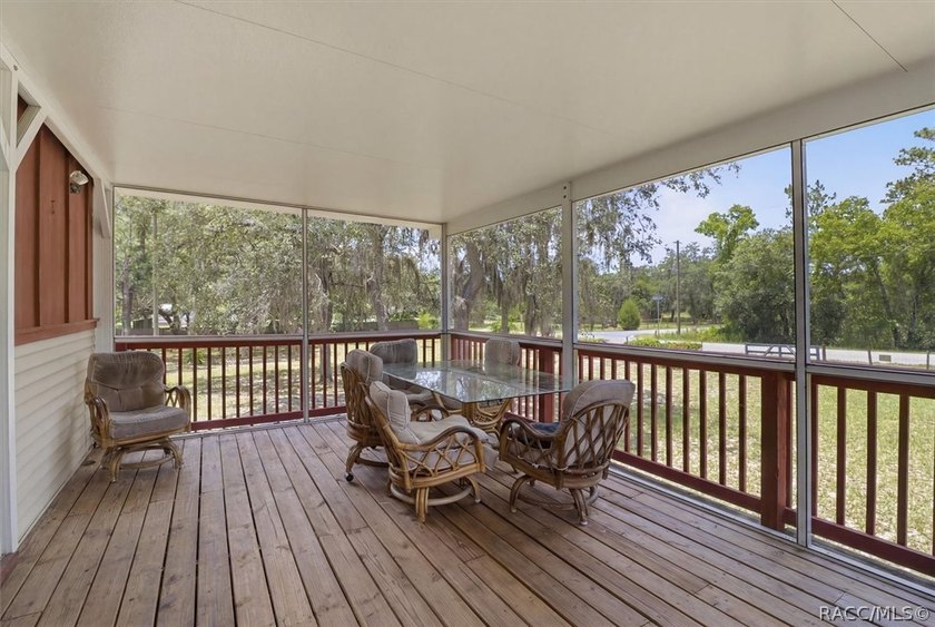 Discover the space and flexibility this charming country home - photo 29