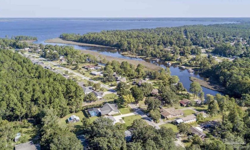 Waterfront living you've been dreaming of! Wake up each morning - photo 37