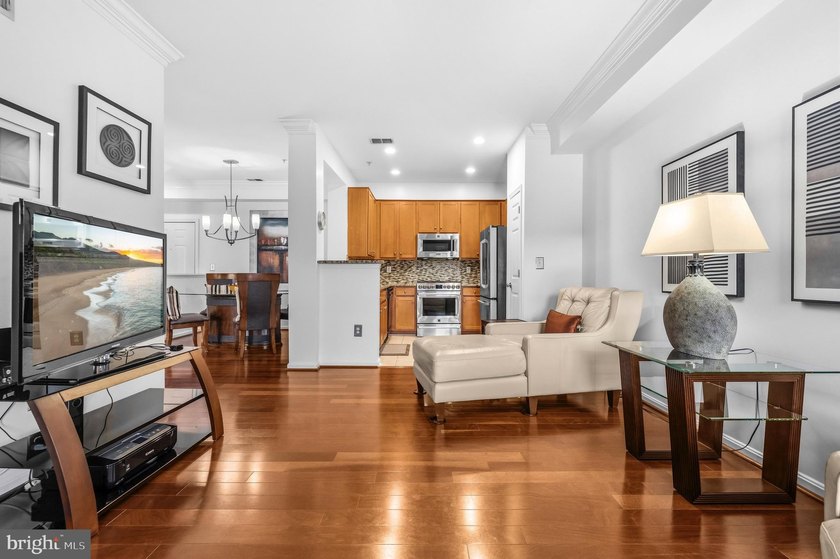 Beautifully maintained condo located in the highly desirable - photo 2