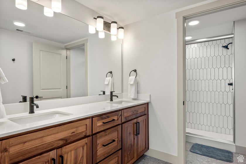 Modern Luxury Condo Near Bear Lake Short term rental Approved - photo 53