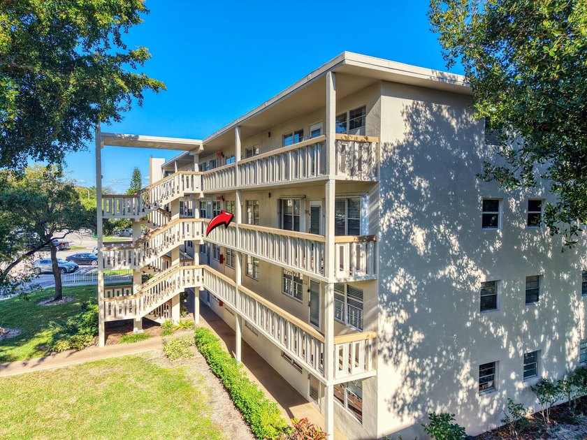A rare opportunity to own a bright and spacious 2 bedroom, 2 - photo 3