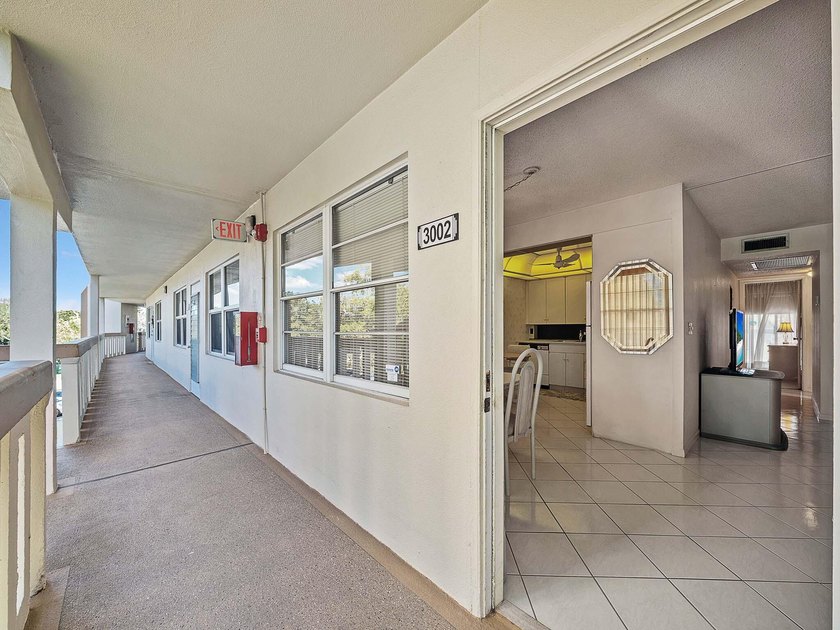 A rare opportunity to own a bright and spacious 2 bedroom, 2 - photo 4