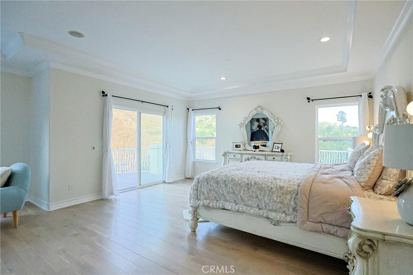 Welcome to 1121 Pinto Dr., a custom estate by renowned builder - photo 17