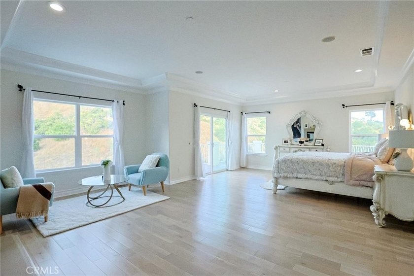 Welcome to 1121 Pinto Dr., a custom estate by renowned builder - photo 19