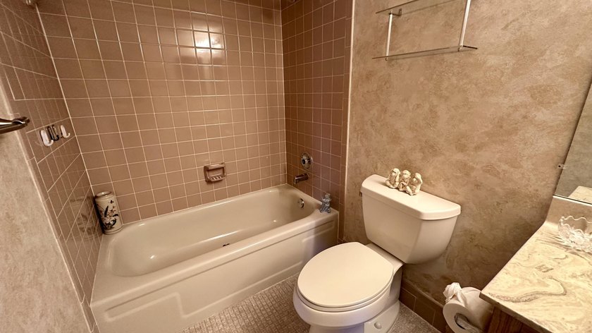 Welcome to 6585 Kensington Lane, Apt. 207, located in the - photo 19