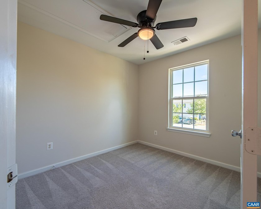 NEW PRICE! New HVAC system 7/6/2026. This desirable Sycamore - photo 20