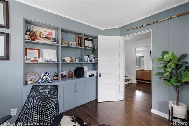 Exceptional brick Contemporary Colonial in the highly coveted - photo 21