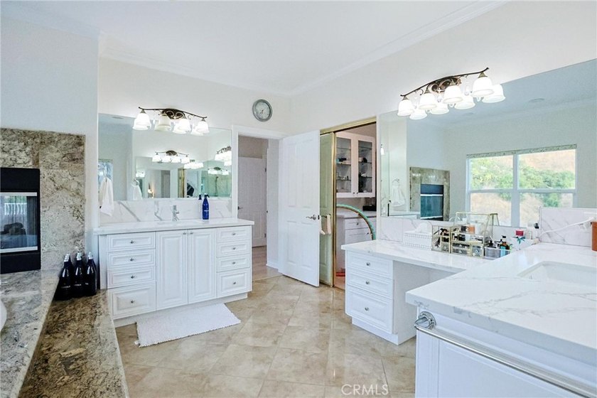 Welcome to 1121 Pinto Dr., a custom estate by renowned builder - photo 23