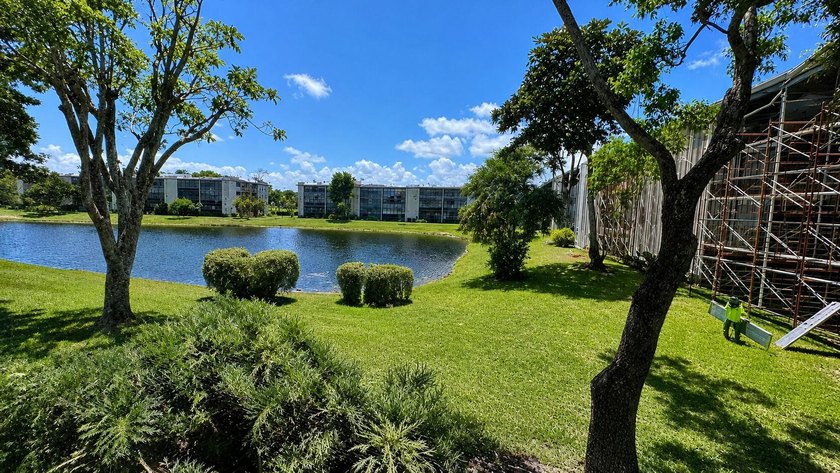 Welcome to 6585 Kensington Lane, Apt. 207, located in the - photo 23