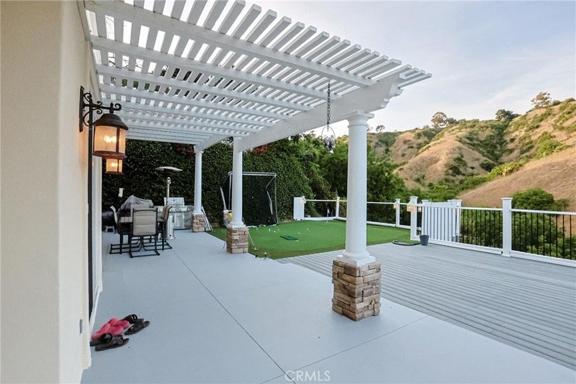 Welcome to 1121 Pinto Dr., a custom estate by renowned builder - photo 31