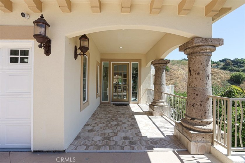 Welcome to 1121 Pinto Dr., a custom estate by renowned builder - photo 38