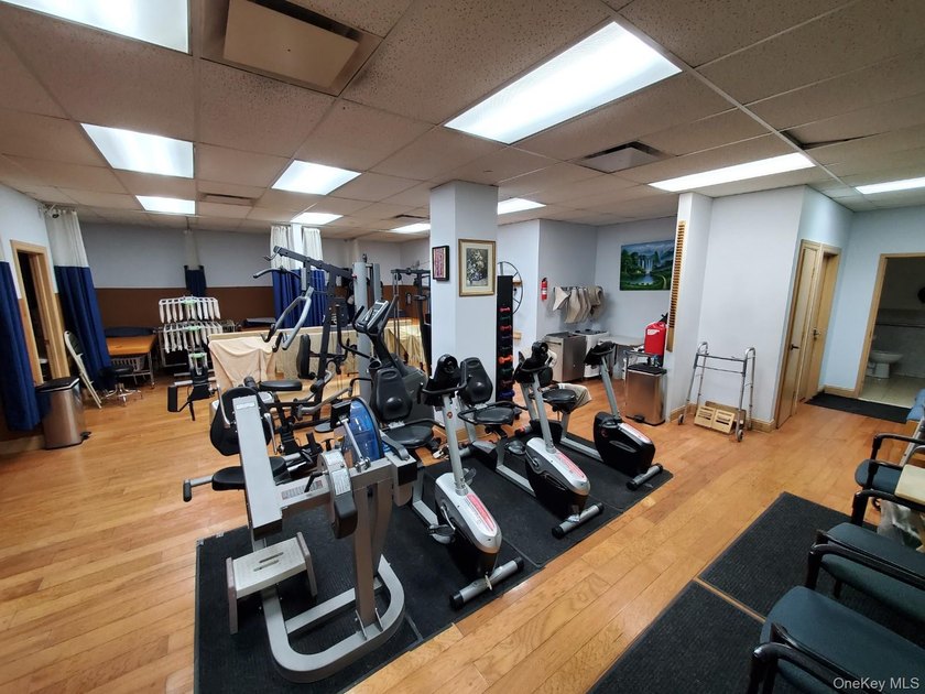 2200 Sqft Ground Floor Commercial Condominium. Prime Downtown - photo 7