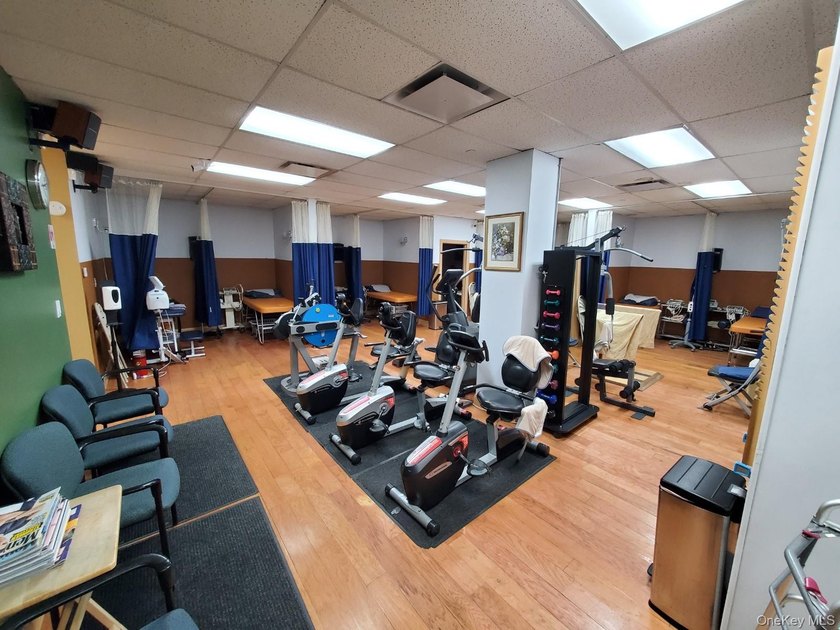 2200 Sqft Ground Floor Commercial Condominium. Prime Downtown - photo 9