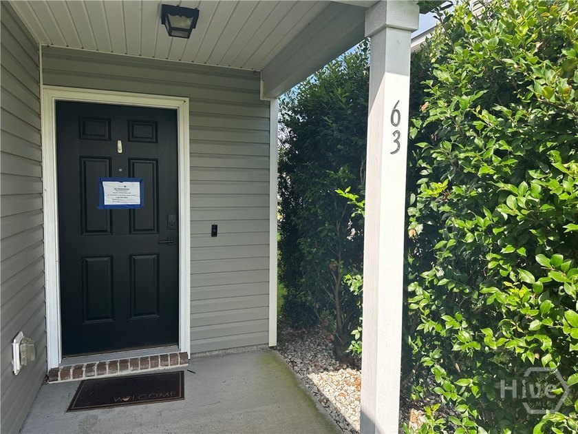 Priced to sell, this exceptional 3-bedroom, 2-bath home offers - photo 3