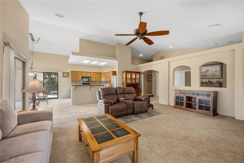 Discover this 2-bedroom, 2.5-bathroom single-family residence - photo 14