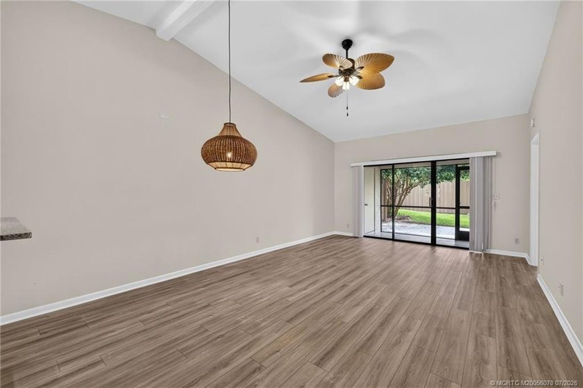 Beautifully updated villa in the centrally located community of - photo 14