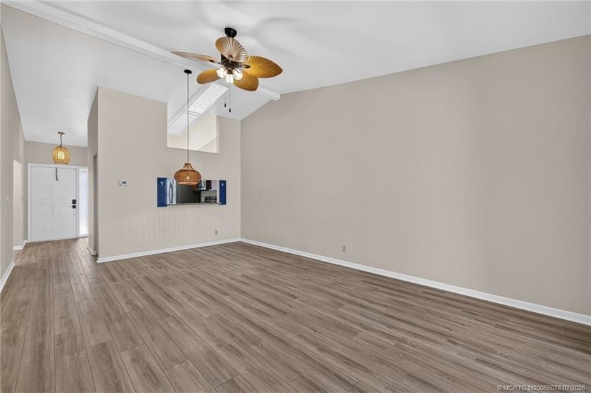 Beautifully updated villa in the centrally located community of - photo 15