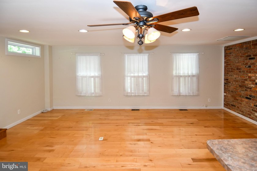 Peaceful Country Home ..SUPER SIZED!! Brick front Split Foyer - photo 21