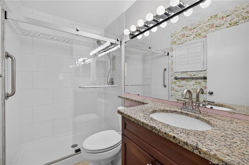 Beautifully updated villa in the centrally located community of - photo 22