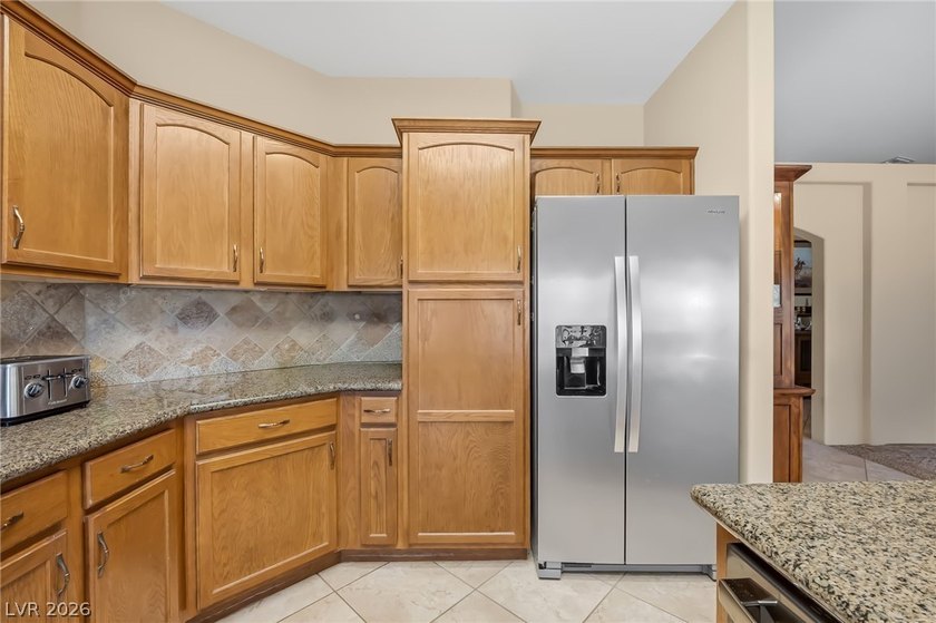 Discover this 2-bedroom, 2.5-bathroom single-family residence - photo 24