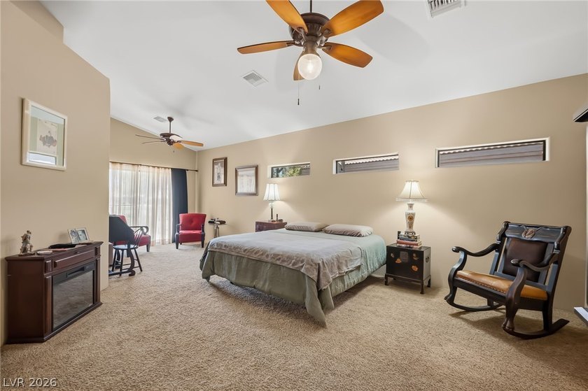 Discover this 2-bedroom, 2.5-bathroom single-family residence - photo 26