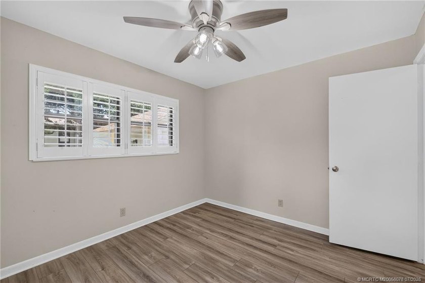 Beautifully updated villa in the centrally located community of - photo 28