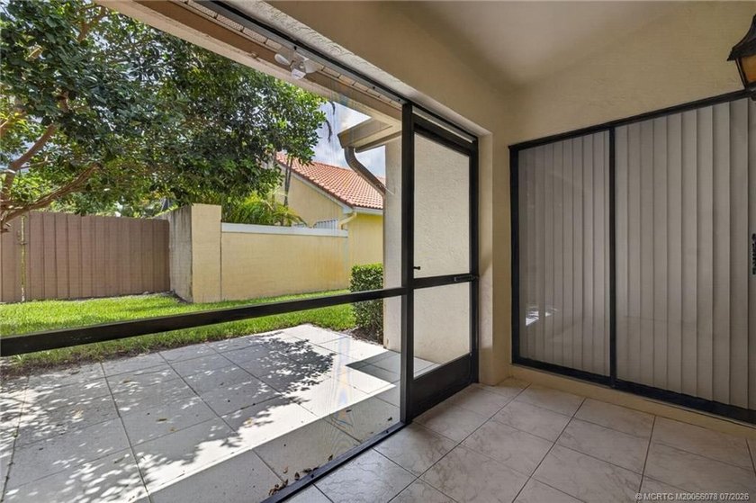 Beautifully updated villa in the centrally located community of - photo 30