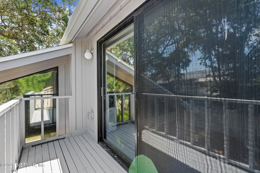 2445 Lorraine Court N is a 1,186 sq ft, 3 full bedroom, 3 full - photo 31