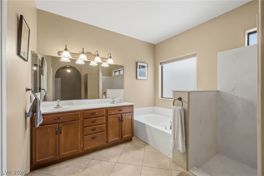 Discover this 2-bedroom, 2.5-bathroom single-family residence - photo 36