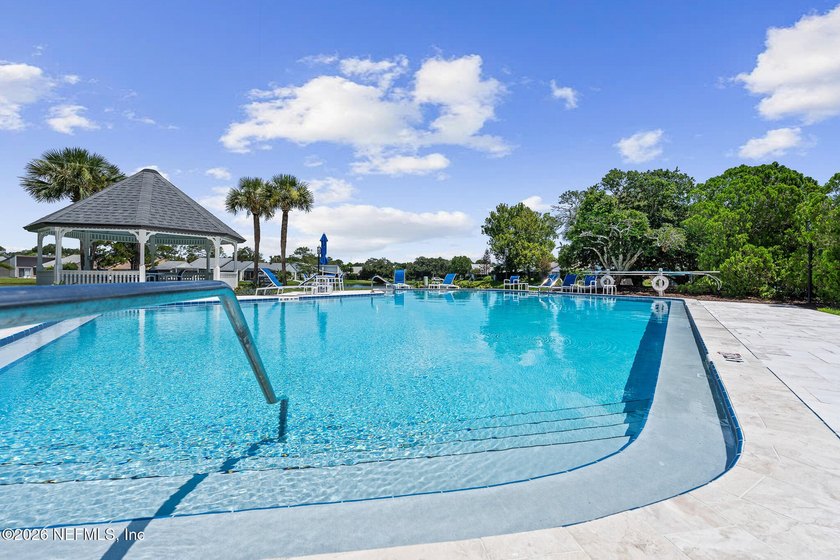 2445 Lorraine Court N is a 1,186 sq ft, 3 full bedroom, 3 full - photo 37