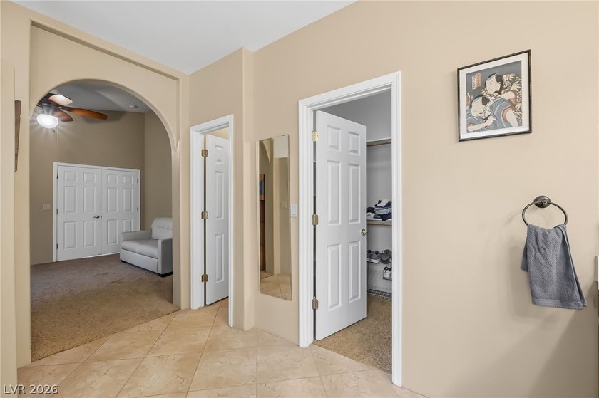 Discover this 2-bedroom, 2.5-bathroom single-family residence - photo 38