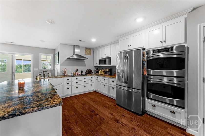 Experience the freedom of country living on 6.4 beautiful acres - photo 9