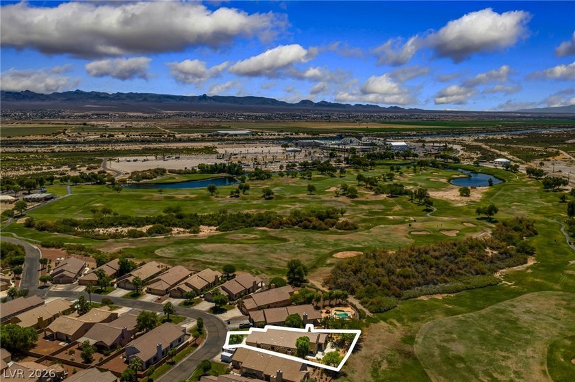Discover this 2-bedroom, 2.5-bathroom single-family residence - photo 45
