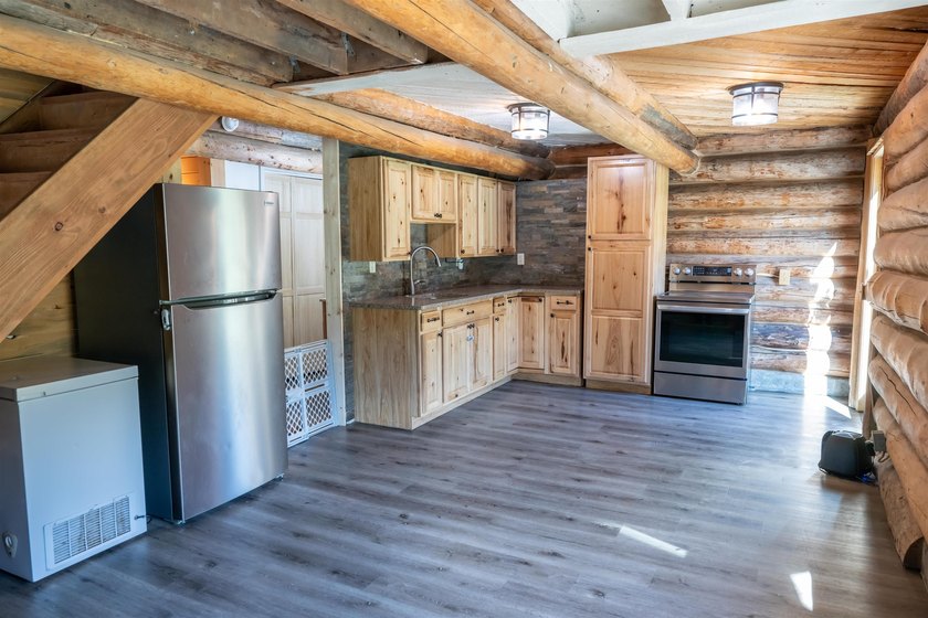 Cozy doesn't have to mean compromising, and this 1,110 square - photo 6
