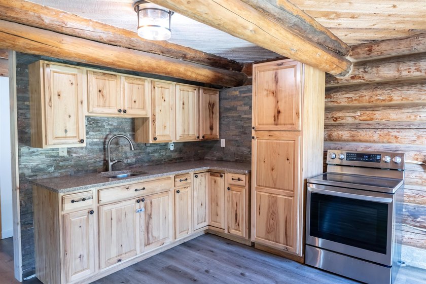 Cozy doesn't have to mean compromising, and this 1,110 square - photo 7