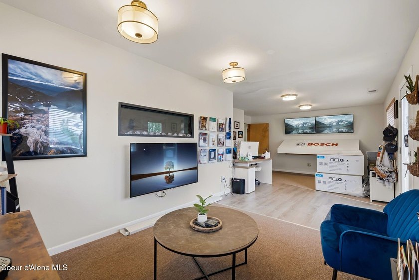 Excellent mixed-use investment opportunity featuring a - photo 12
