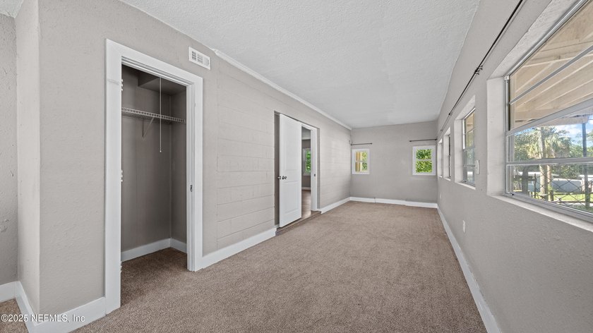 Beautifully renovated 3-bedroom, 2-bath home in the Arlington - photo 13