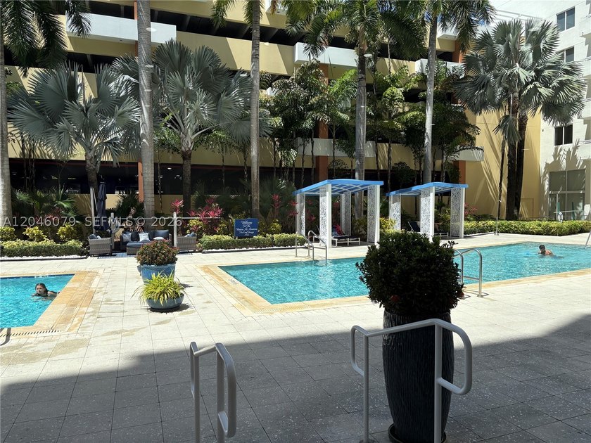 Beautiful 1 bedroom 1 bath for sale at Venture East! Tons of - photo 16